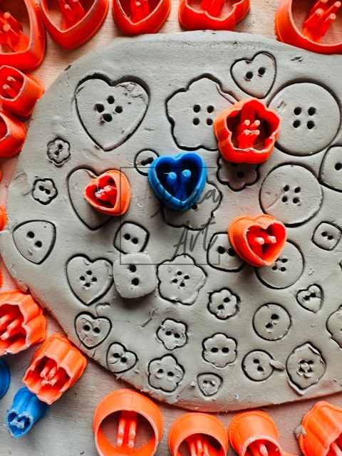 Zestaw wykrojników do guzików – 45 sztuk