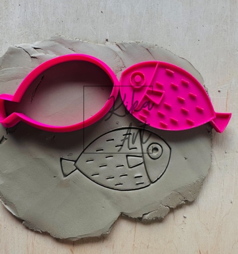 Fish with circles – cutter & clay stamp