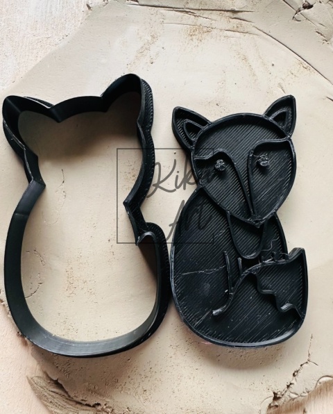 Lisek z wykrojnikiem i stemplem