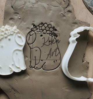 Stempel i wykrojnik do gliny – Kapibara z wiankiem