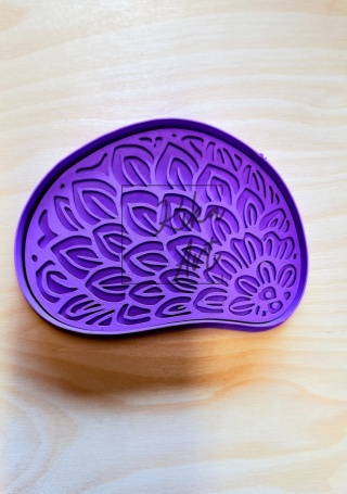 Stempel + wykrojnik do mydelniczki – Pawi Ogon