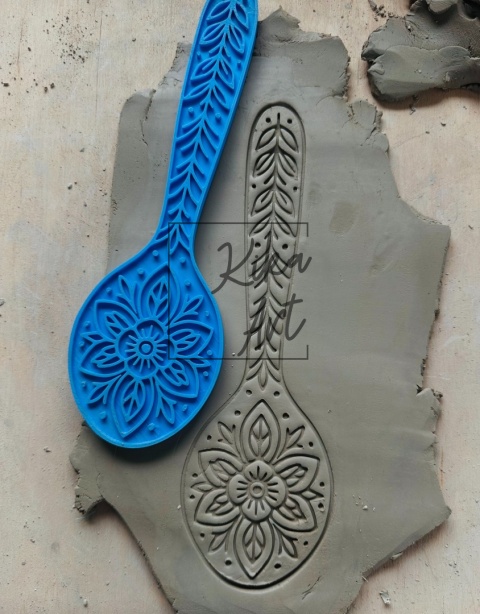 Stempel i wykrojnik do gliny – łyżka z kwiatem mandali