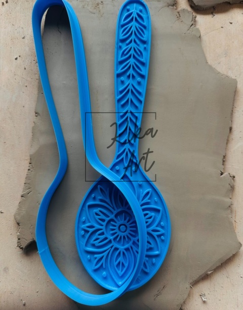 Stempel i wykrojnik do gliny – łyżka z kwiatem mandali