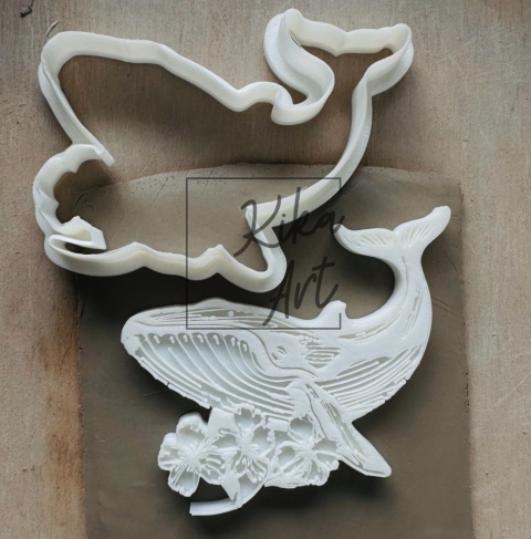 Stempel i wykrojnik do gliny – wieloryb z kwiatami