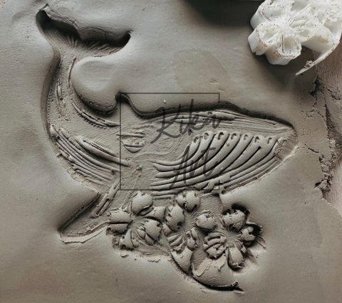 Stempel i wykrojnik do gliny – wieloryb z kwiatami