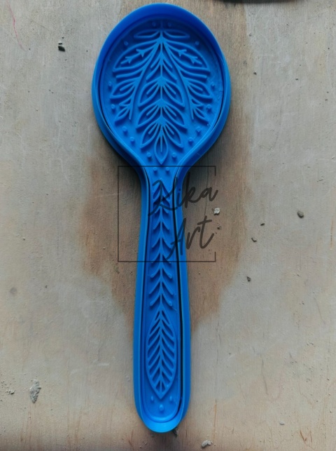 Stempel i wykrojnik do gliny – łyżka z motywem liści