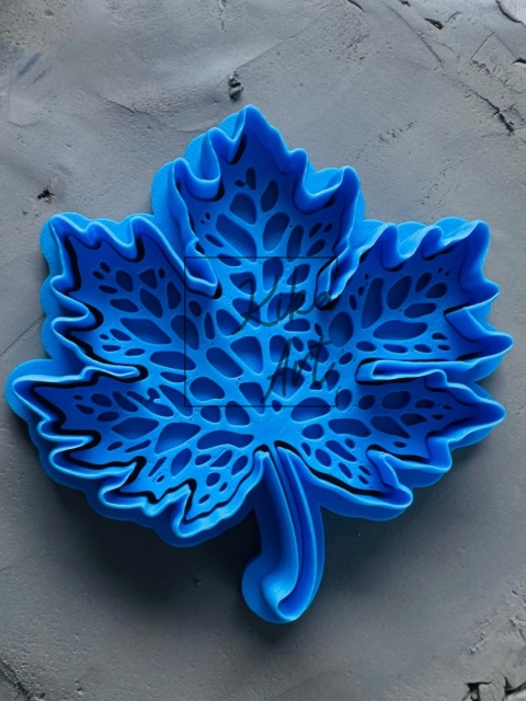 Clay stamp and cutter – perforated leaf