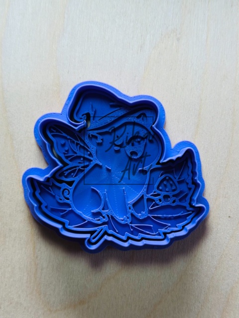 Świnka wróżka na liściach – stempel + wykrojnik do gliny