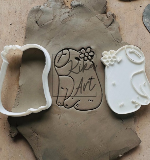 Stempel i wykrojnik do gliny – Kapibara z kwiatkiem 7×9 cm